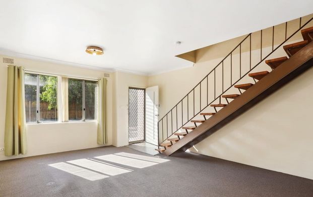 Townhouse in Picton&excl; - Photo 1