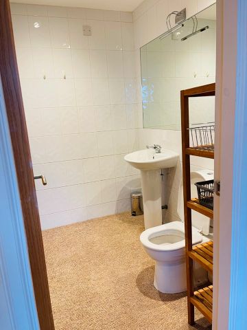 2 Bed Flat, Warwickgate House, M16 - Photo 2