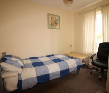 2 Maldon Court, Belfast, BT12 6GY - Photo 3