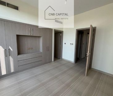 Park backing| Bright and spacious| Great location - Photo 2