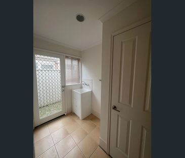 Three Bedroom Home Situated In Quiet Street - Photo 4