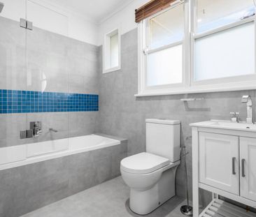 GREAT FAMILY HOME | PERFECT LOCATION | LARGE REAR GARDEN - Photo 1