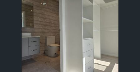 Brand New Double Storey House for Lease in Campbelltown - Photo 4