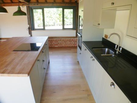 2 bedroom detached house to rent - Photo 4