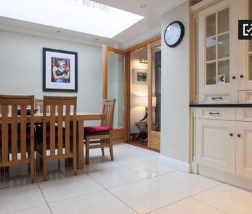 Attic room to rent in 5-bedroom house in Rathgar, Dublin - Photo 3