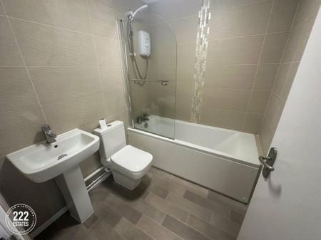 Earle Street - Newton-Le-Willows - WA12 - Photo 5