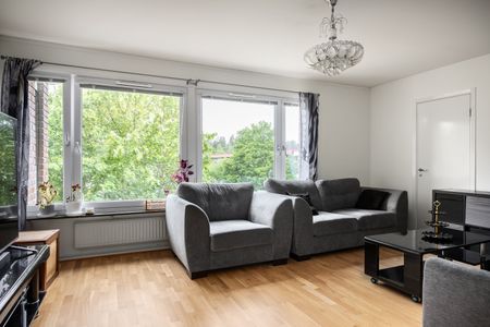 Vårbergsvägen, Skärholmen - Photo 2