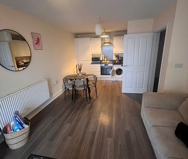 2 Bed Flat, Englefield House, RG30 - Photo 3