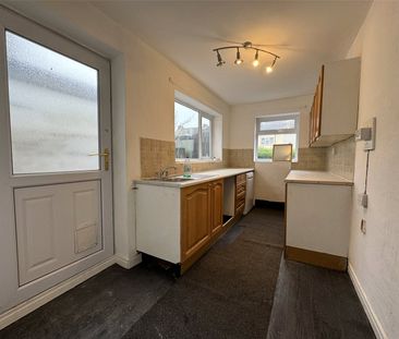 2 Bedroom Terraced - Photo 3