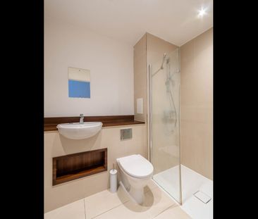 Room in a Shared Flat, Copenhagen Court, SE8 - Photo 1