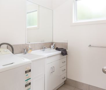 18B Wood Street, Adamstown NSW 2289 - House For Rent | Domain - Photo 6