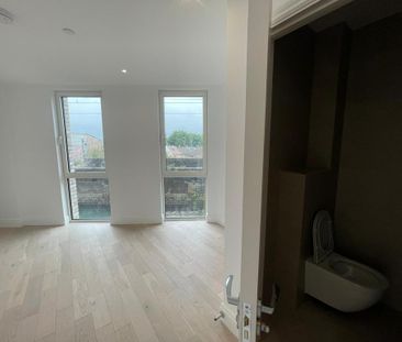3 bedroom flat to rent - Photo 6