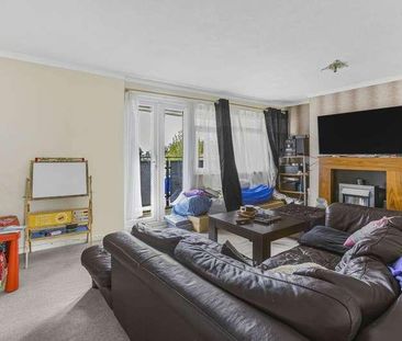 Oaks Cross, Stevenage, SG2 - Photo 1