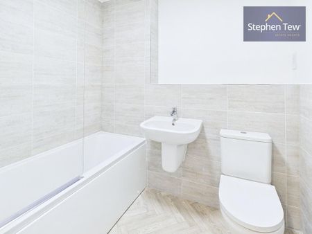 2 bedroom end of terrace house to rent - Photo 3