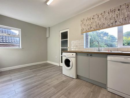 Blackbrook Drive, Lodge Moor, Sheffield - Photo 4