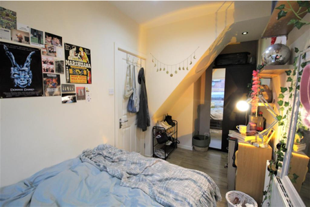 5 Bed - 106 Royal Park Road, Hyde Park, Leeds - LS6 1JJ - Student - Photo 5