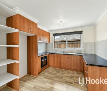 Hop, skip & jump to town - Photo 3