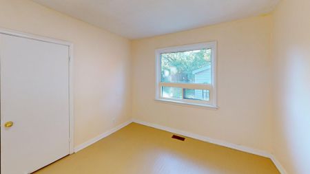 For Lease - 106 Wye Valley Road Unit# Main, Toronto, Ontario - Photo 2