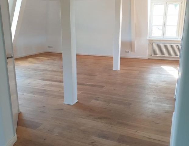 Elegante Dachgeschoßwohnung - Foto 1