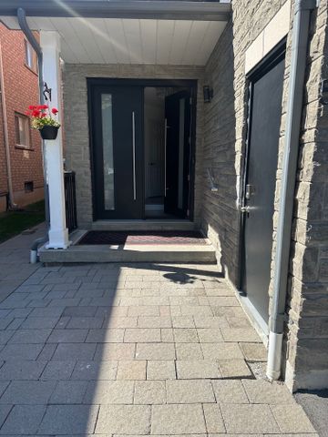 For Lease - 562 Skinner Avenue Unit# Lower, Newmarket, Ontario - Photo 3