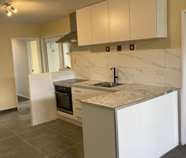 4 bedroom home in Liberton! - Photo 4