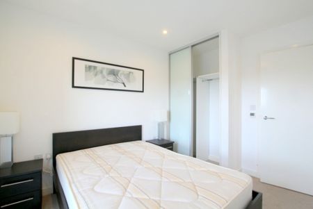 1 Bedroom Apartment, 1 Saffron Central Square - Photo 4