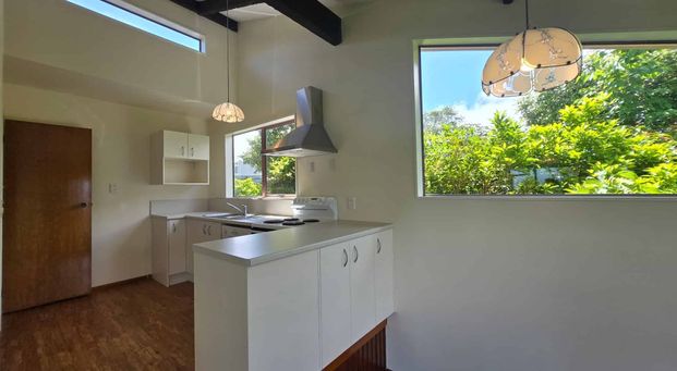 Light-Filled Townhouse with Stunning Valley Views - Photo 1