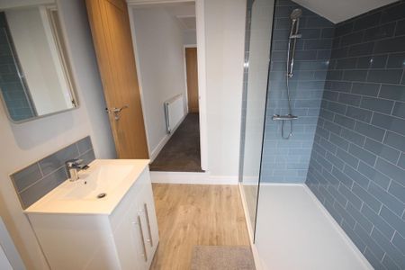 1 bedroom in a house share to rent - Photo 5