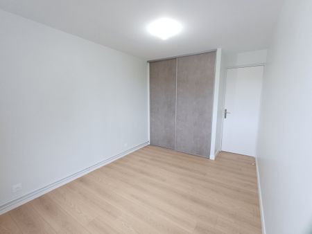 Location Appartement 4 pièces 69m² POISSY 78300 - Photo 4