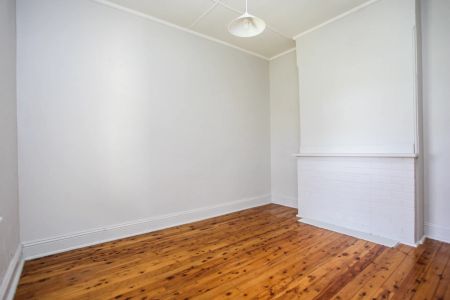 Charming Family Home in Millthorpe. - Photo 5