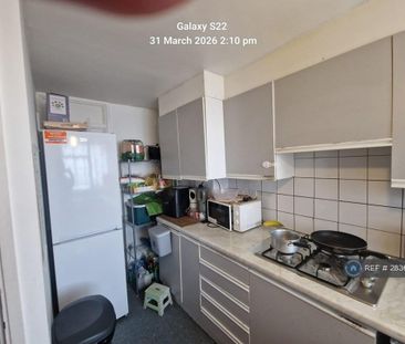 2 bedroom maisonette to rent - Photo 6