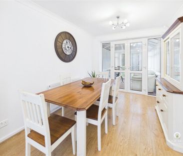 3 bedroom detached house to rent - Photo 4