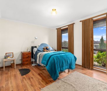 Charming Family Home - Photo 2