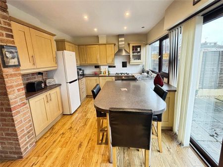 3 bedroom semi-detached house to rent - Photo 3