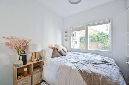 3 bedroom flat to rent - Photo 4