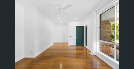 Stylish Family Living in a Prime Birkdale Pocket - Your Bayside Retreat Awaits! - Photo 3