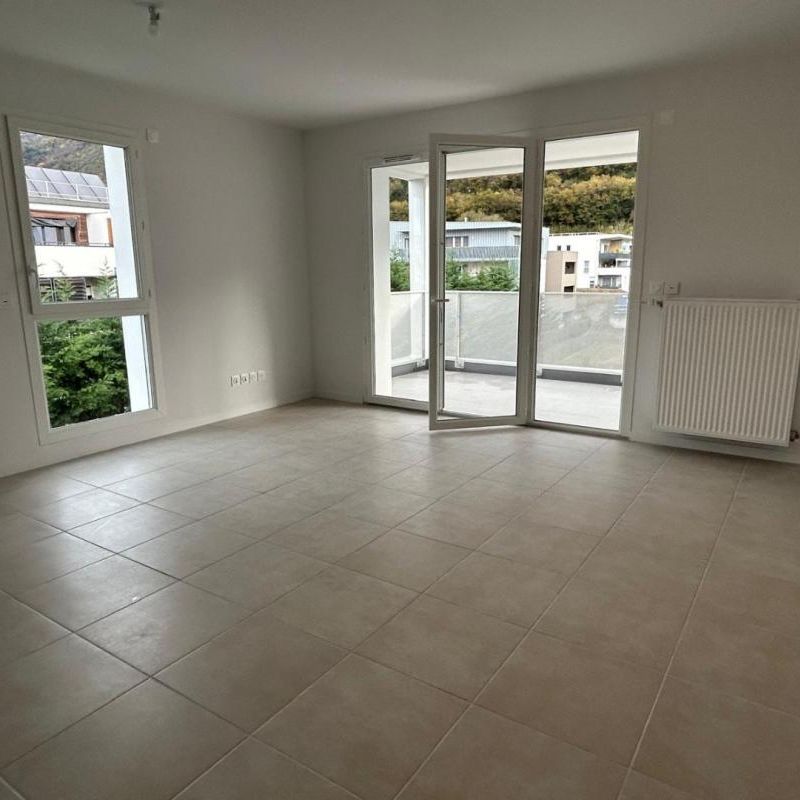 Location Appartement 3 pièces 64m² CHALLES LES EAUX 73190 - Photo 1