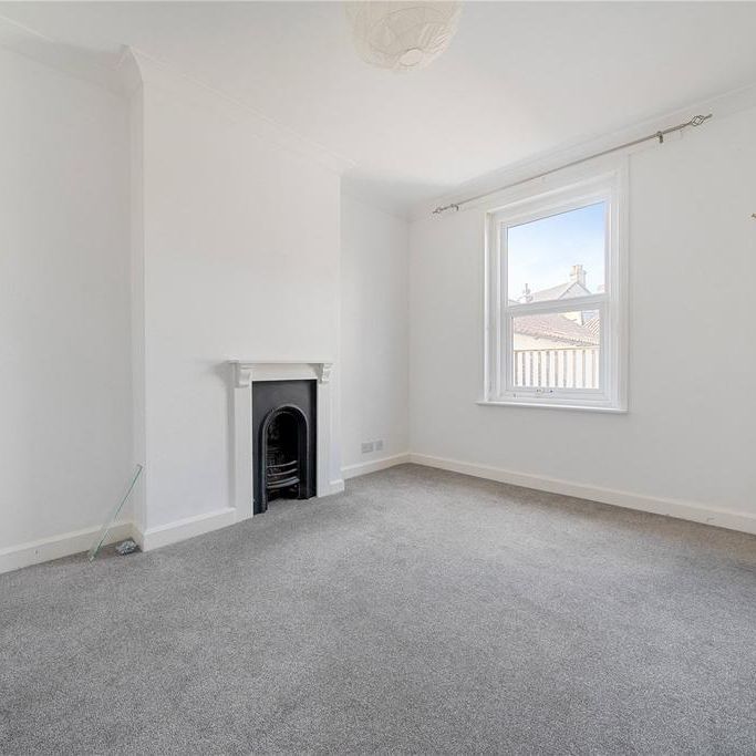 4 bedroom terraced house to rent - Photo 1