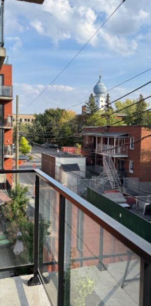 Bail à céder – 4 ½ moderne avec 2 chambres et 2 salles de bain – près du Parc Jarry - Photo 1