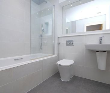 2 bedroom penthouse to rent - Photo 2