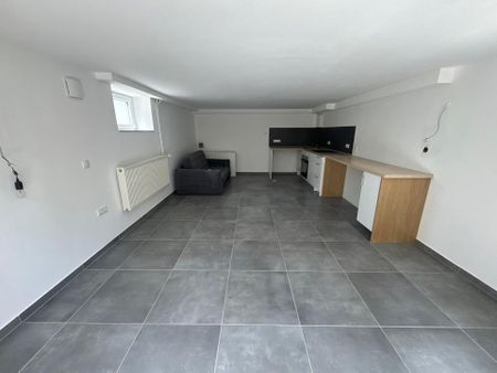 1 Zimmer Wohnung Souterrain Untergeschoss komplett renoviert - Photo 5