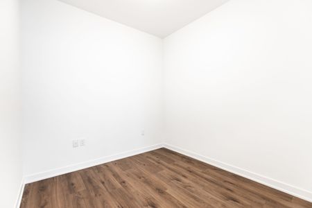 For Lease - 395 Dundas Street West Street Unit# 224, Oakville, Ontario - Photo 4