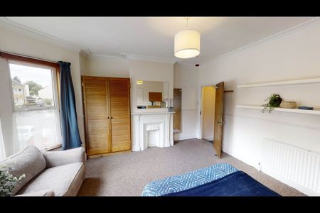 5 Bed Terraced House, Downend Road, BS16 - Photo 4