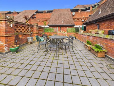 3 bedroom apartment to rent - Photo 4