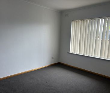 LOW MAINTENANCE CENTRAL 2 BEDROOM UNIT - Photo 1