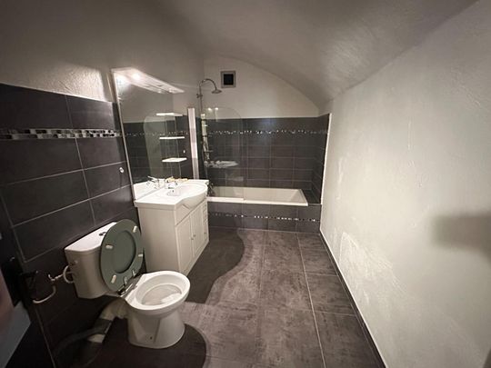 Grand T3 centre ville Grans - Photo 1