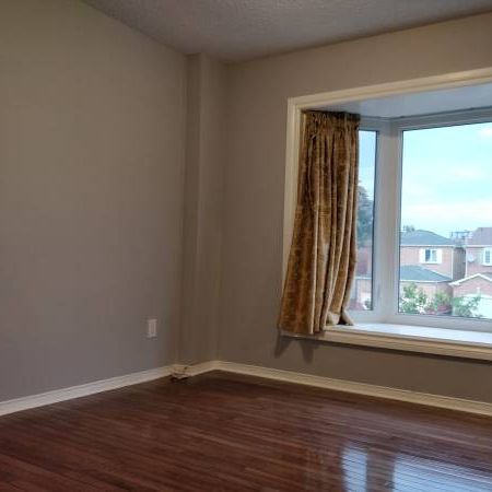 detached 3+1 bedroom house for rent in Thornhill, Vaughan - Photo 3