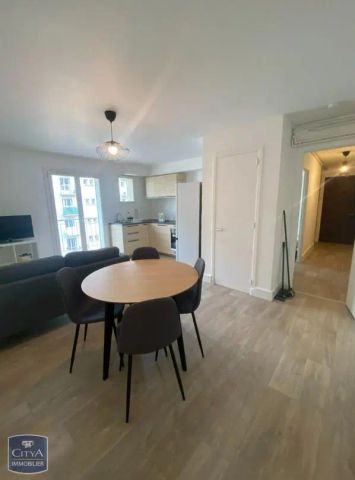 Appartement à louer 4 pièces 67.16m² - Photo 3