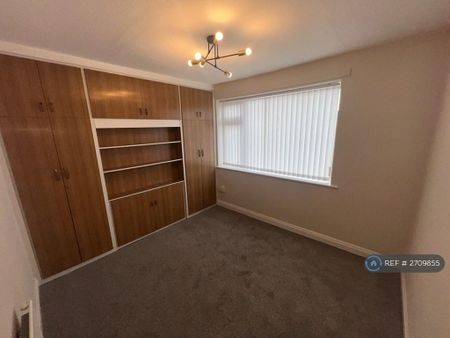 3 bedroom semi-detached house to rent - Photo 3