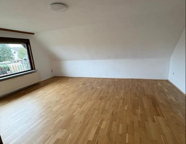Helle 3-Zimmer-Wohnung mit großem Balkon, Garten und Garage - Photo 1